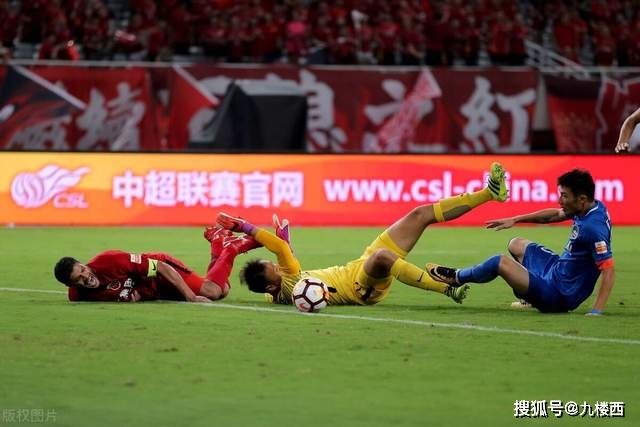 利物浦狂砸“炸弹”！租下阿劳霍，伊劳拉的新援太猛了